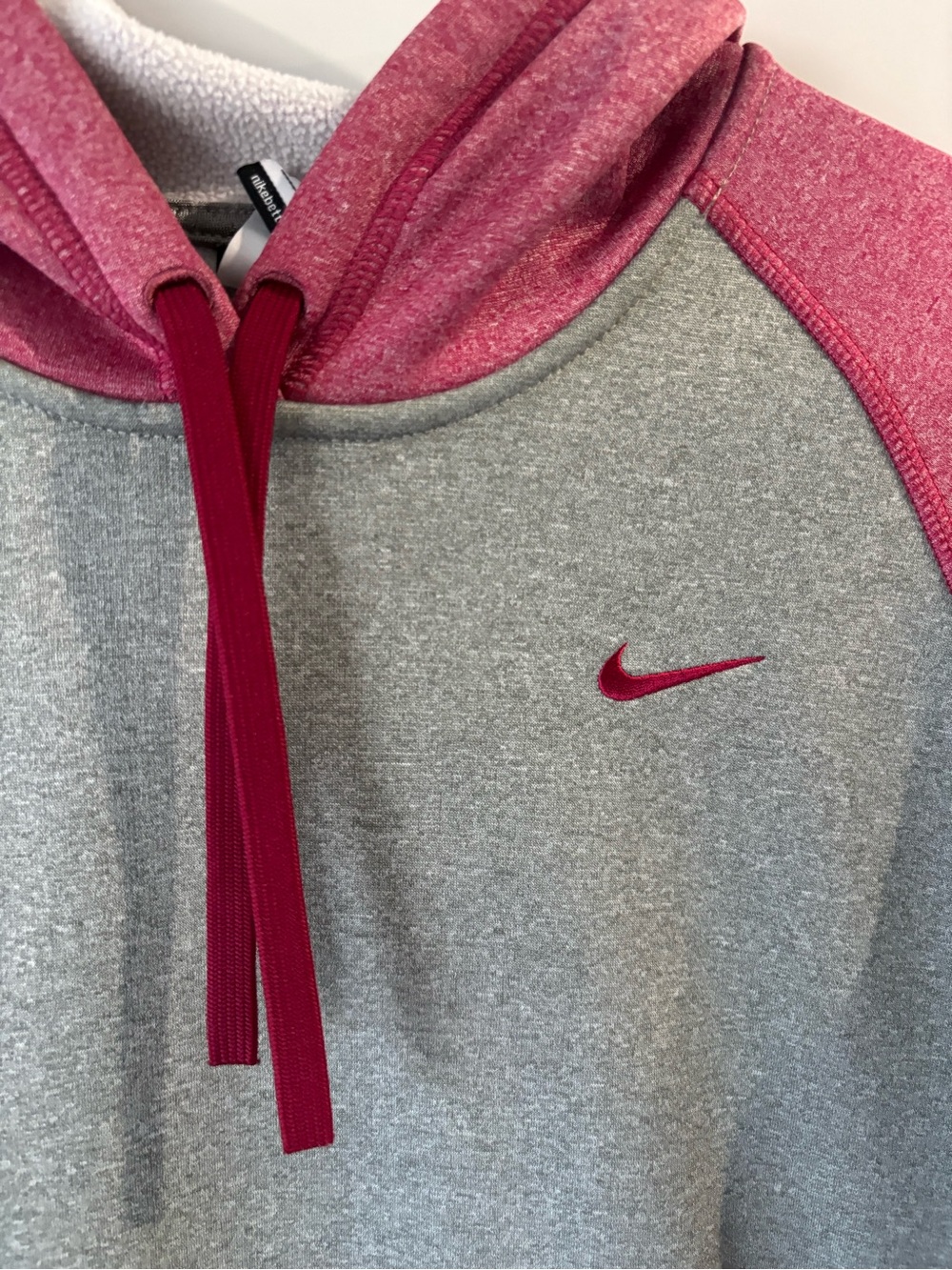 Nike Therma-FIT Hoodie Women’s Medium Gray Burgundy Fleece Pullover